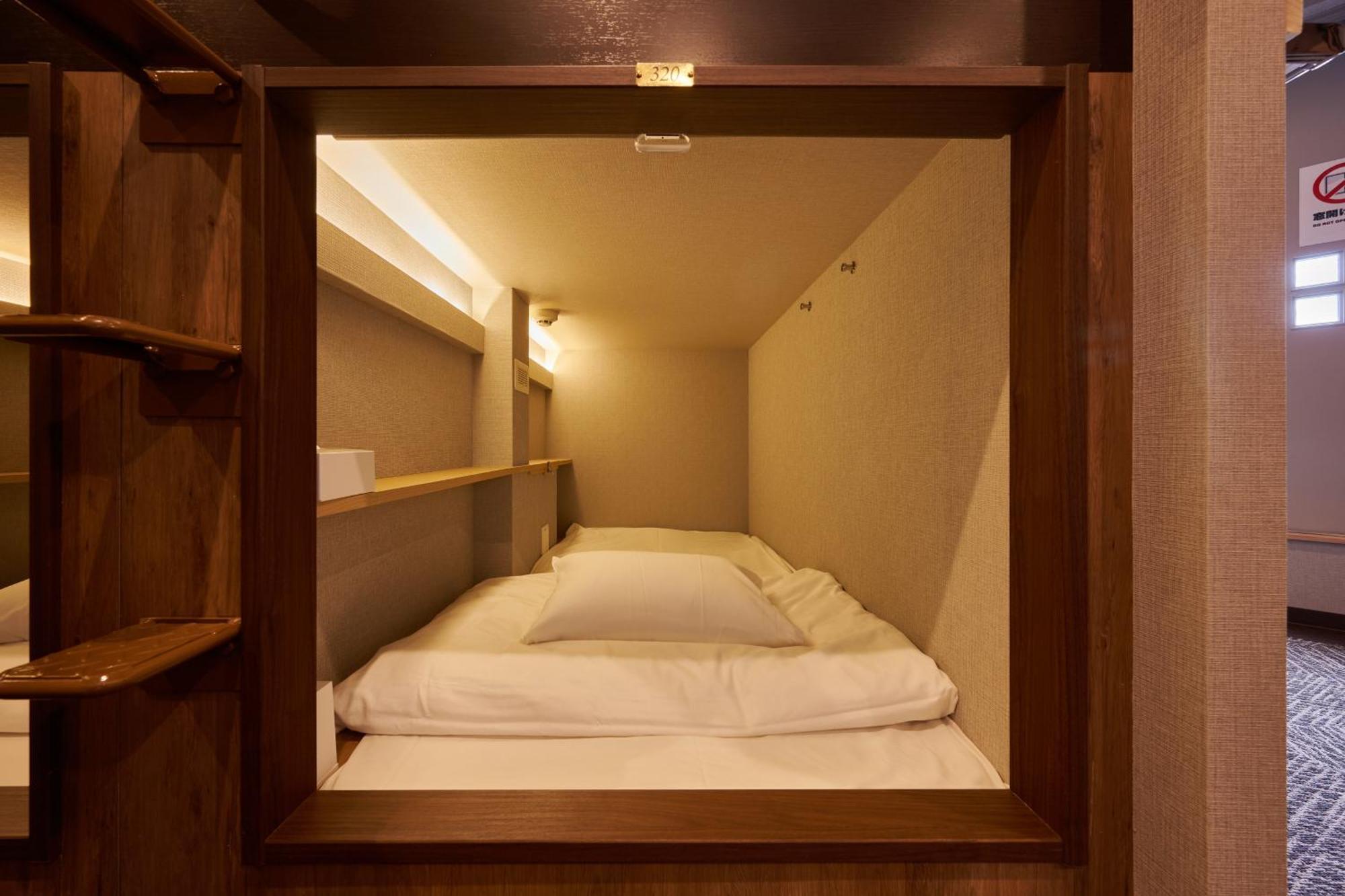 Capsule Hotel Continue Nijojokita Kyoto Exteriör bild