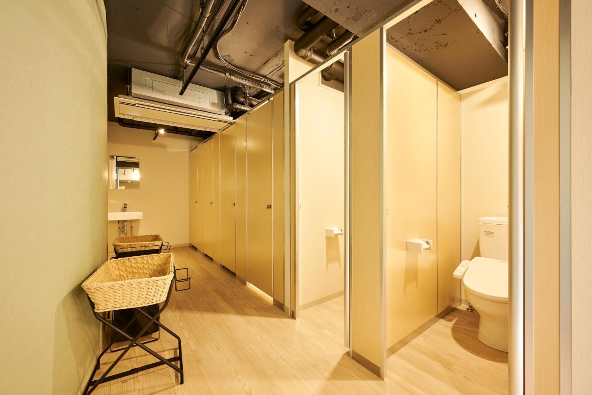 Capsule Hotel Continue Nijojokita Kyoto Exteriör bild
